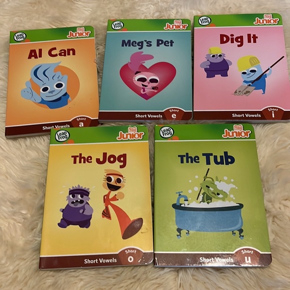 Leap Frog Junior Books Short Vowels - Picture 2 of 4